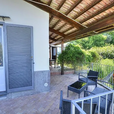 Sleeps 9 With Pool And Air Con 马萨鲁布朗斯