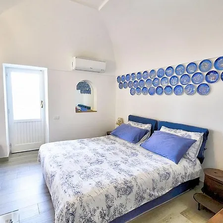 Sleeps 9 With Pool And Air Con 别墅